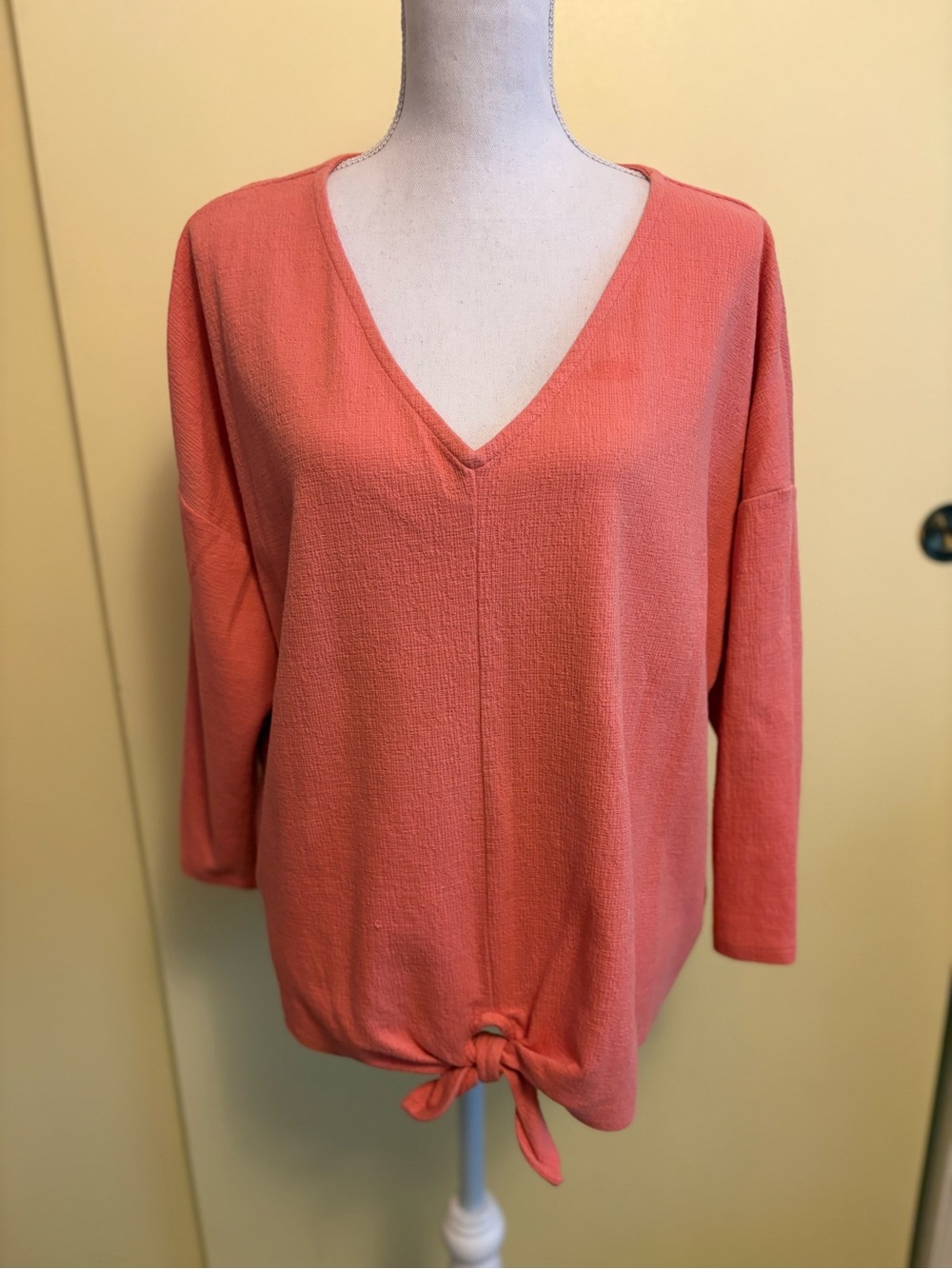 Old Navy Coral V-Neck Tie-Hem Pullover